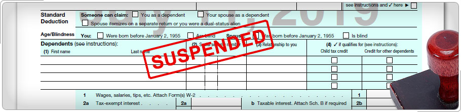 Forma 1040, Sección de exenciones, con cuadros para "Sí mismo" y "Cónyuge" marcado, estampado "Suspendido".